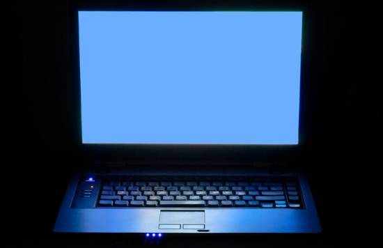 ilustrasi blue screen (freepik.com/freepik